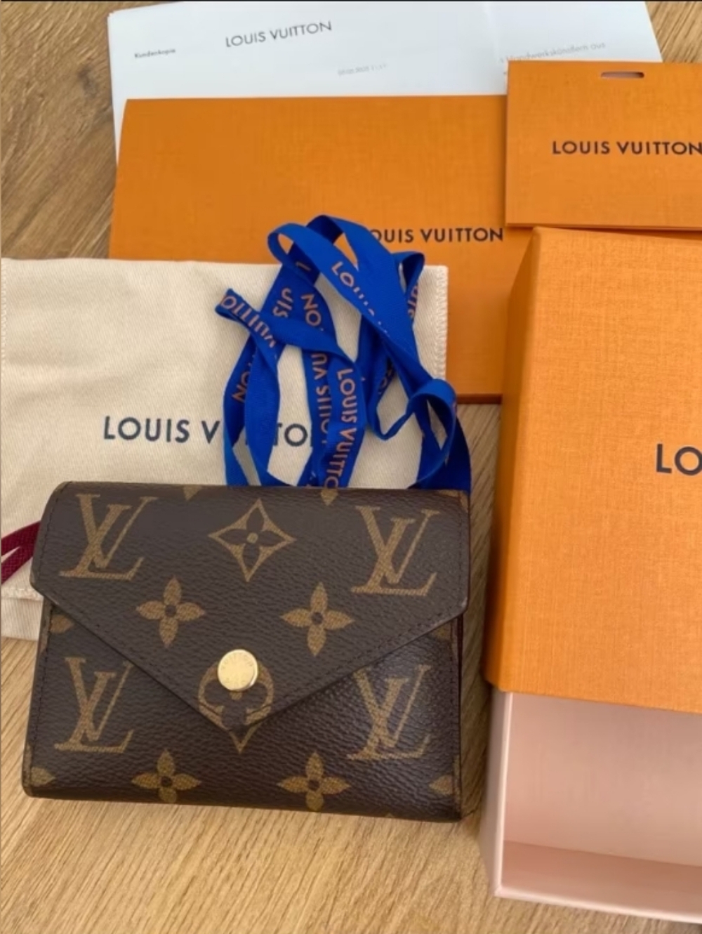 Louis Vuitton Victorine Wallet Fuchsia - Picture 3 of 9